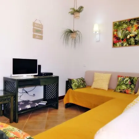 아파트 Condominium - Vale Pedras