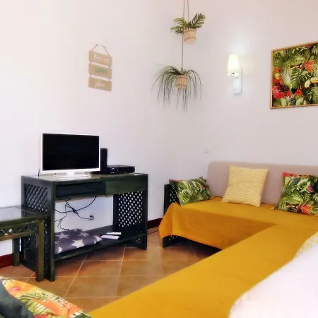 Condominium - Vale Pedras 아파트 *